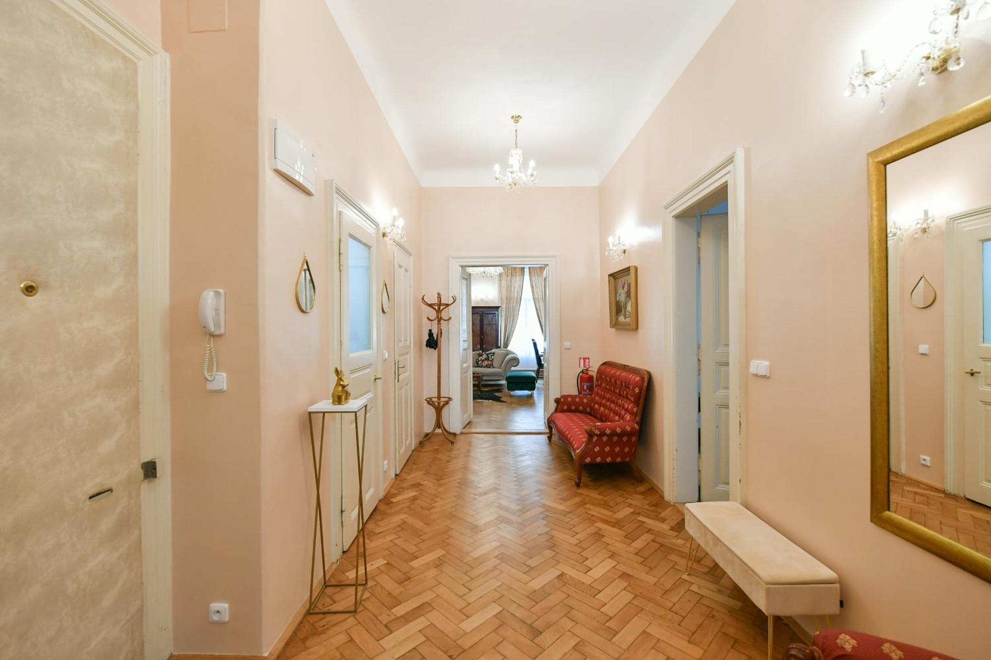 Stunning Charles Bridge Apartment ปราก ภายนอก รูปภาพ